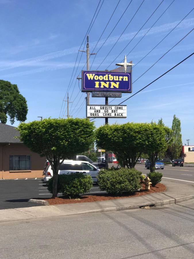Woodburn Inn Eksteriør billede