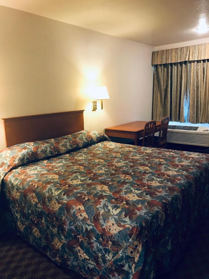 Woodburn Inn Eksteriør billede
